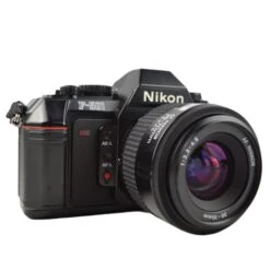 Nikon F-501 AF With Nikkor 35-70mm F3.3 Zoom Lens -Film Camera Store DSC 0611