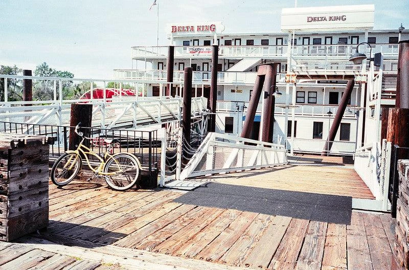 Contax T3 Titan Silver 35mm Film Camera Point & Shoot With 35mm F/2.8 Lens 17 Contax T3 Titan Silver 35mm Film Camera Point & Shoot With 35mm F/2.8 Lens - Image 15