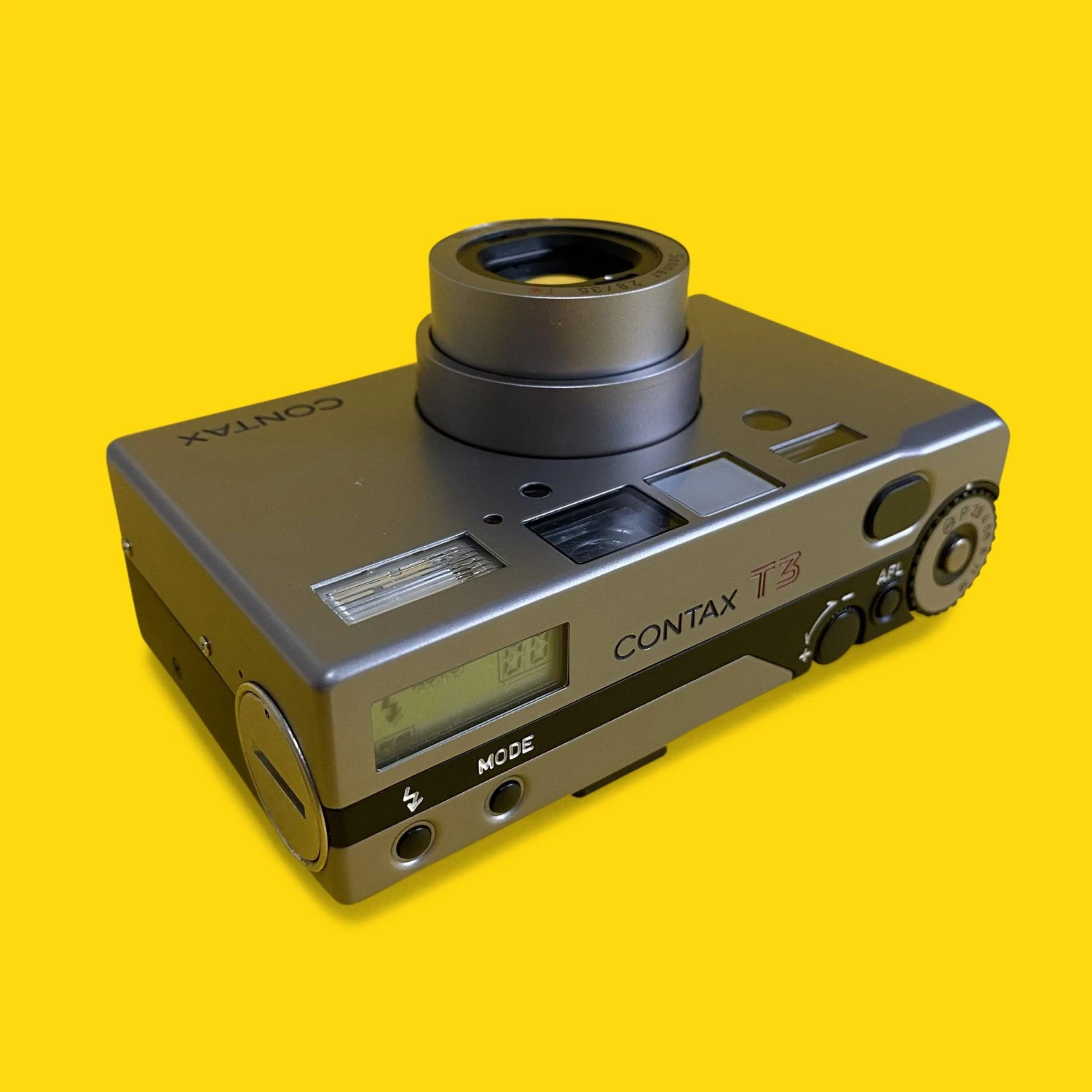 Contax T3 Titan Silver 35mm Film Camera Point & Shoot With 35mm F/2.8 Lens 10 Contax T3 Titan Silver 35mm Film Camera Point & Shoot With 35mm F/2.8 Lens - Image 8