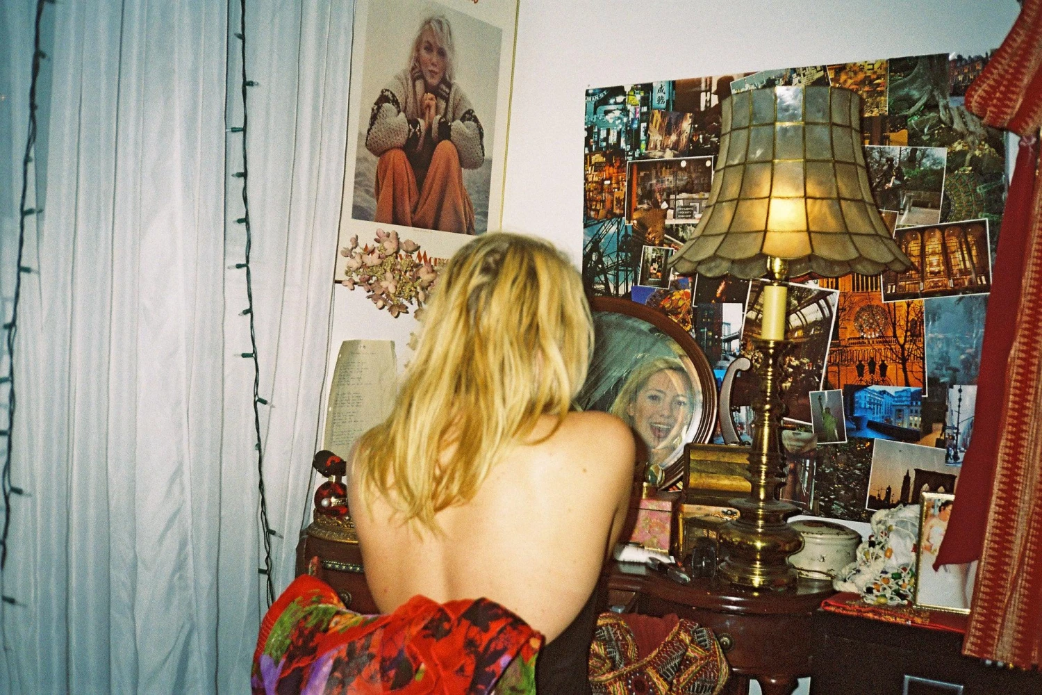 Konica POP Red 35mm Film Camera Point And Shoot 4 Konica POP Red 35mm Film Camera Point And Shoot - Image 2