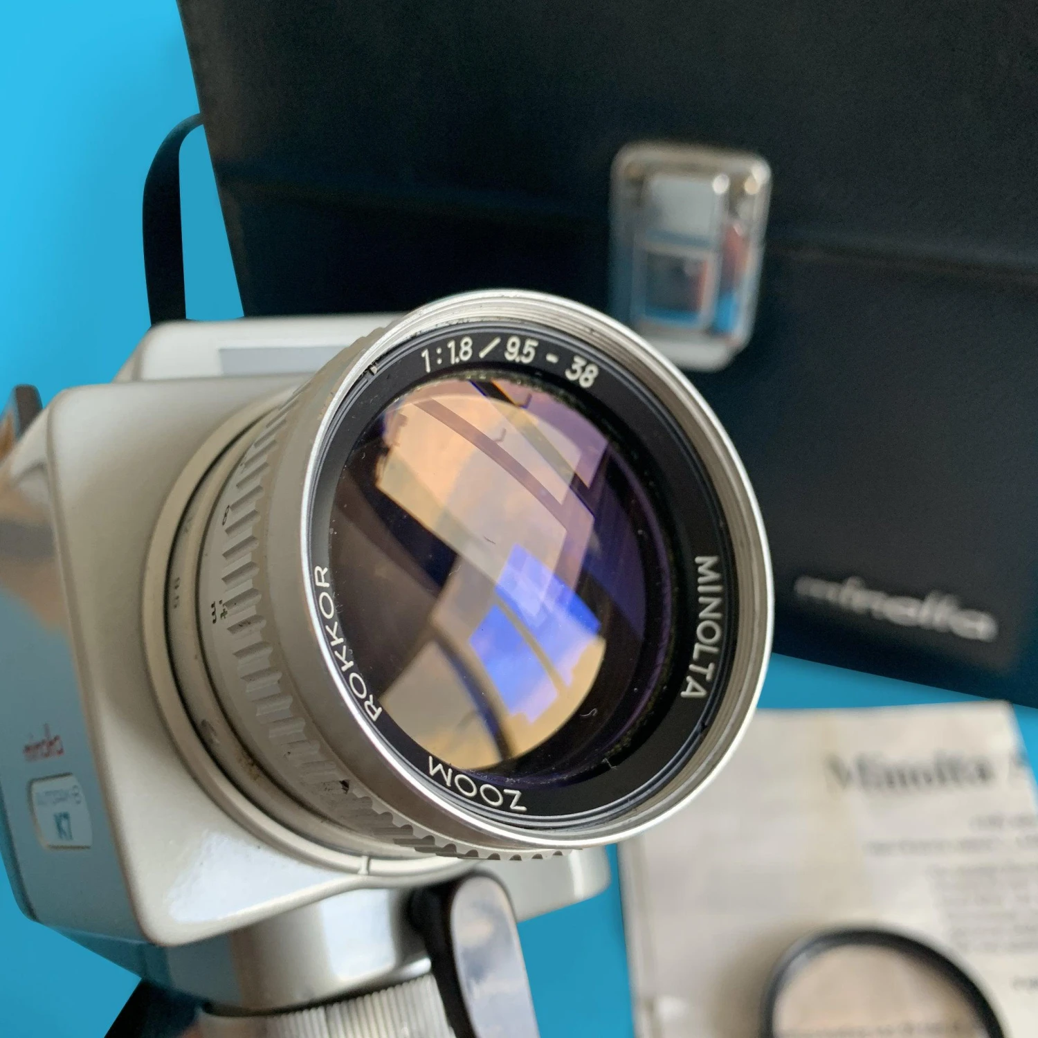 Minolta Autopak-8 K7 Super 8 Movie Cine Camera With Leather Carry Case 8 Minolta Autopak-8 K7 Super 8 Movie Cine Camera With Leather Carry Case - Image 6