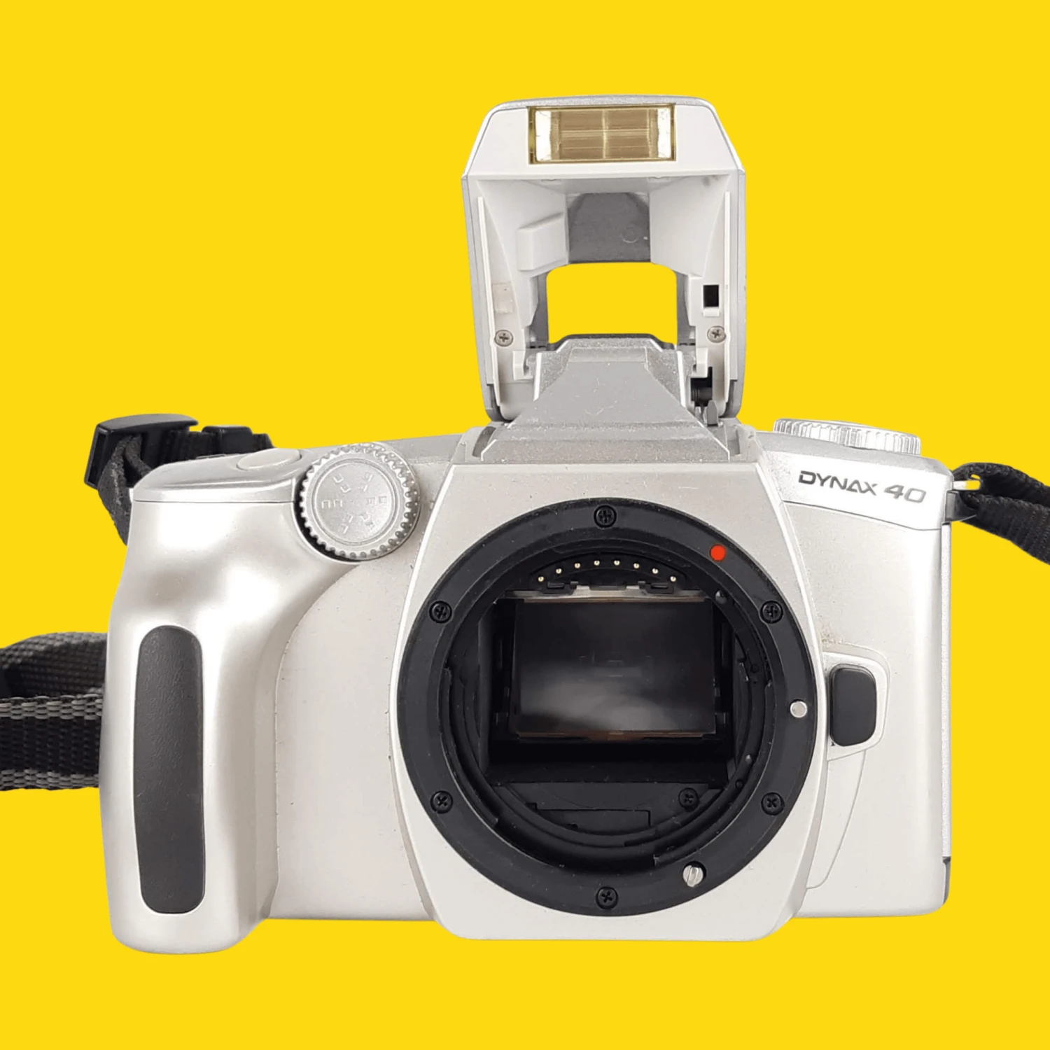 Minolta Dynax 40 Automatic 35mm SLR Film Camera - Body Only 8 Minolta Dynax 40 Automatic 35mm SLR Film Camera - Body Only - Image 6