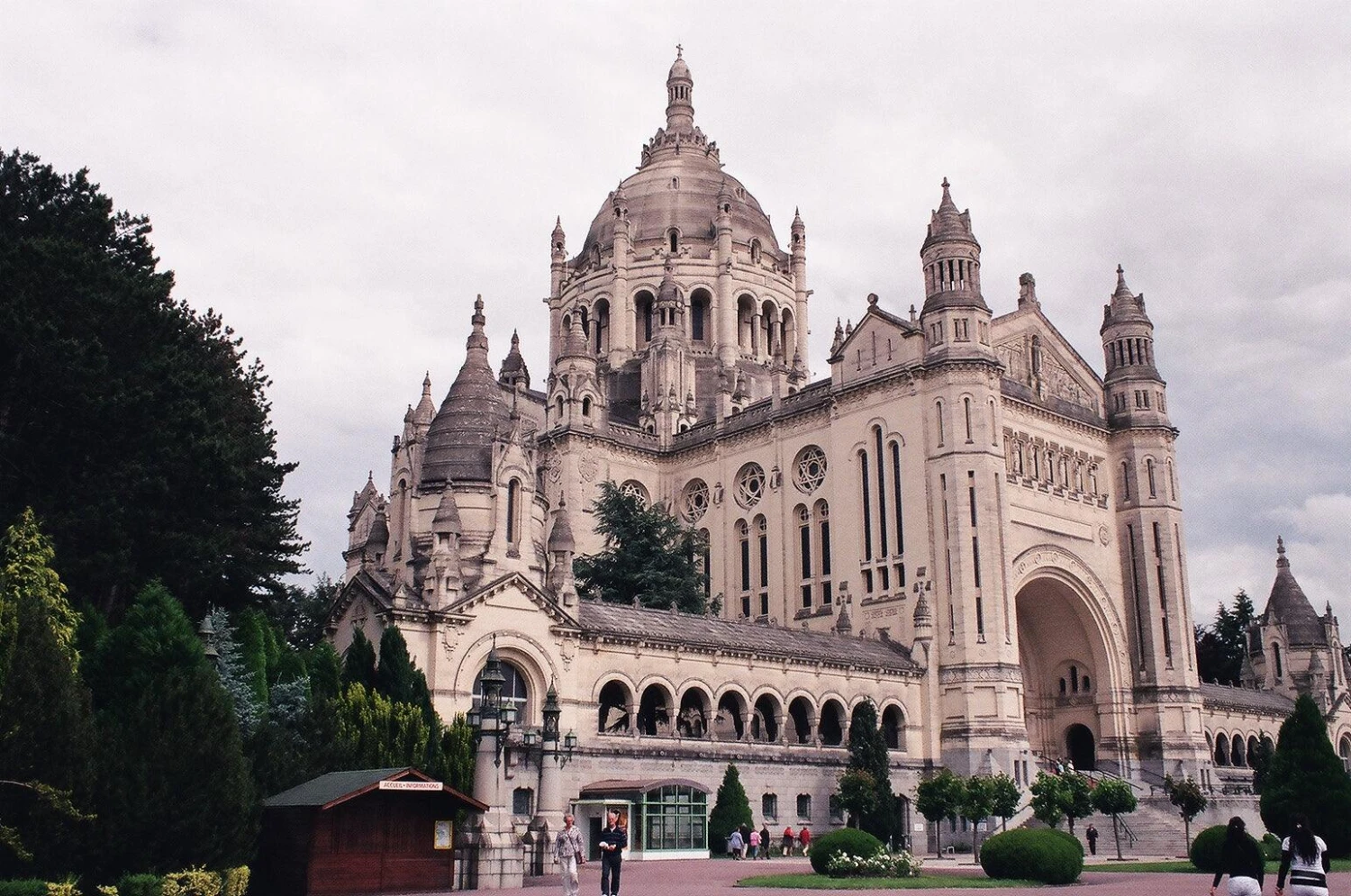 Minolta Dynax 40 Automatic 35mm SLR Film Camera - Body Only 10 Minolta Dynax 40 Automatic 35mm SLR Film Camera - Body Only - Image 8