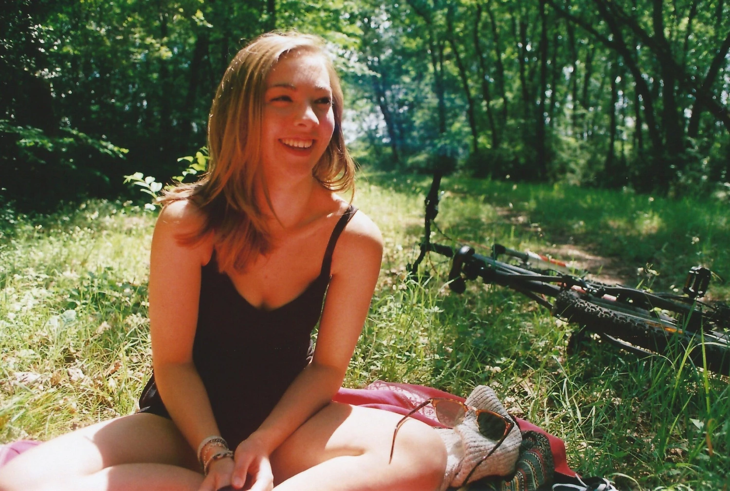 Minolta Dynax 8000i Automatic 35mm SLR Film Camera W/ Auto Zoom Lens 4 Minolta Dynax 8000i Automatic 35mm SLR Film Camera W/ Auto Zoom Lens - Image 2