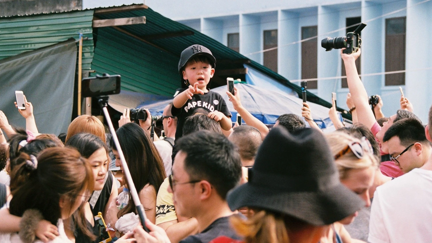 Minolta Dynax 8000i Automatic 35mm SLR Film Camera W/ Auto Zoom Lens 7 Minolta Dynax 8000i Automatic 35mm SLR Film Camera W/ Auto Zoom Lens - Image 5