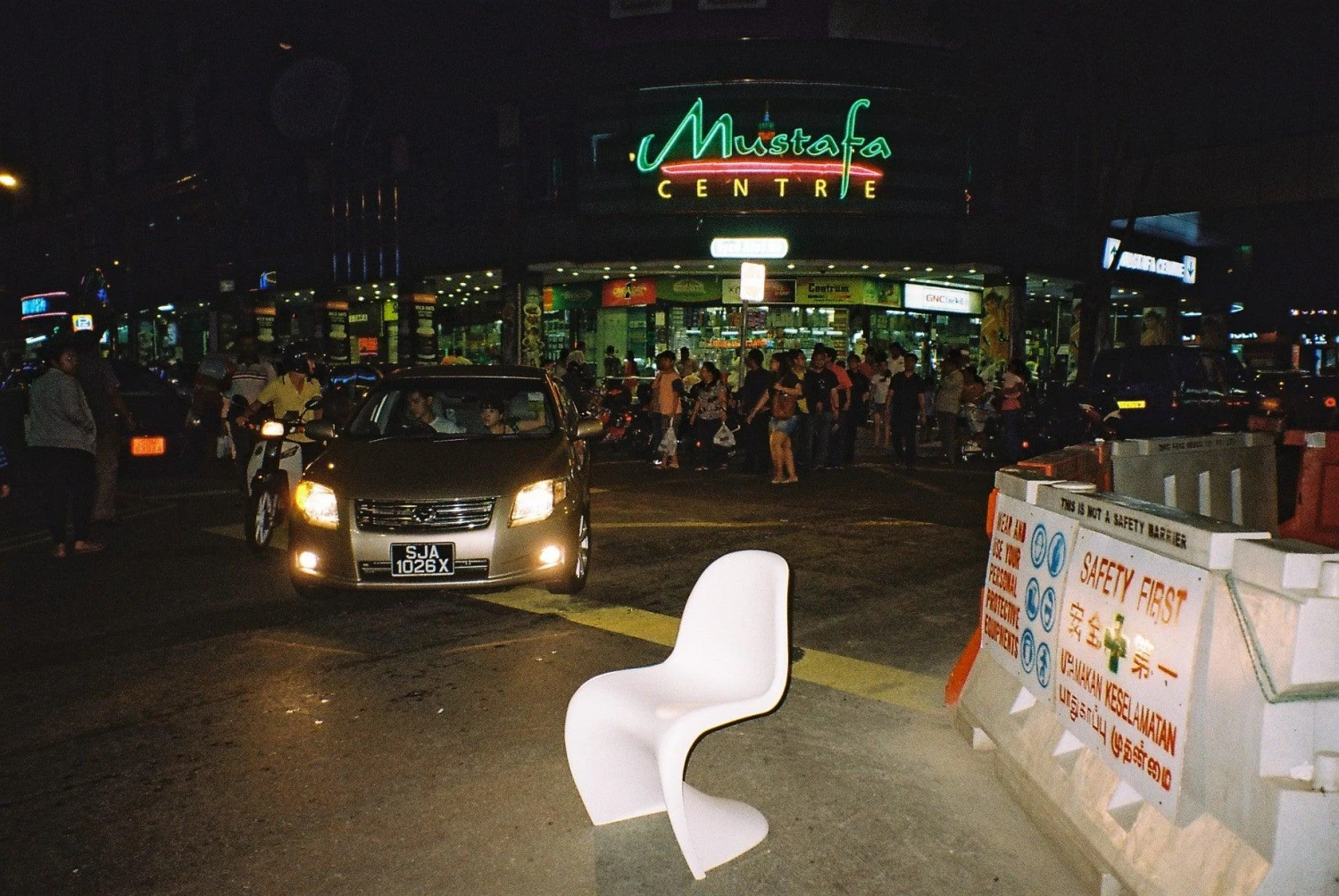 Minolta Riva Zoom 75W 35mm Film Camera Point And Shoot 17 Minolta Riva Zoom 75W 35mm Film Camera Point And Shoot - Image 15