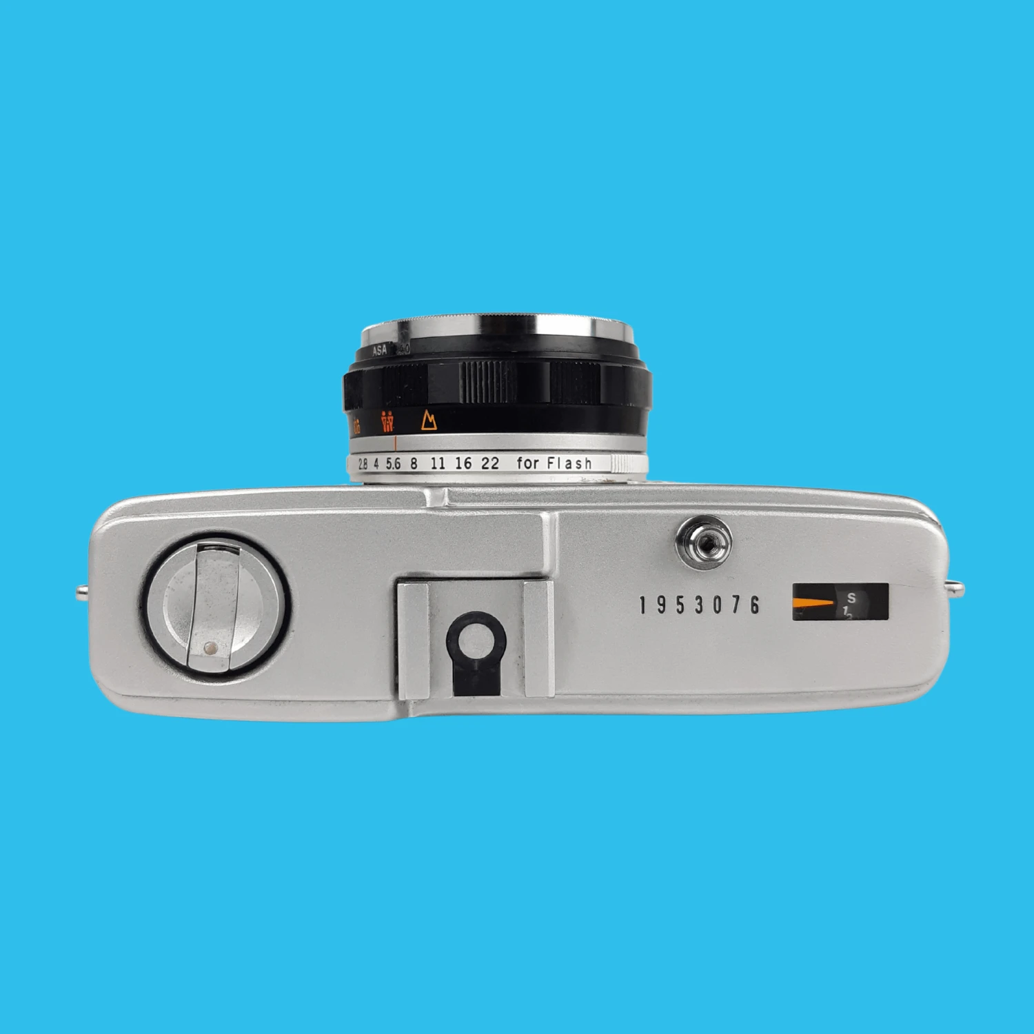 Olympus Trip 35 Soft Beige Leather Point And Shoot 35mm Film Camera 8 Olympus Trip 35 Soft Beige Leather Point And Shoot 35mm Film Camera - Image 6