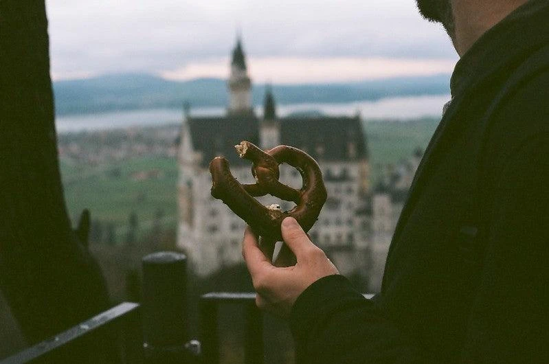 Pentax K1000 Green Leather Vintage SLR 35mm Film Camera With Pentax F/2 50mm Prime Lens 14 Pentax K1000 Green Leather Vintage SLR 35mm Film Camera With Pentax F/2 50mm Prime Lens - Image 12