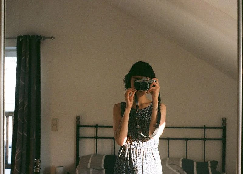 Pentax K1000 Green Leather Vintage SLR 35mm Film Camera With Pentax F/2 50mm Prime Lens 11 Pentax K1000 Green Leather Vintage SLR 35mm Film Camera With Pentax F/2 50mm Prime Lens - Image 9